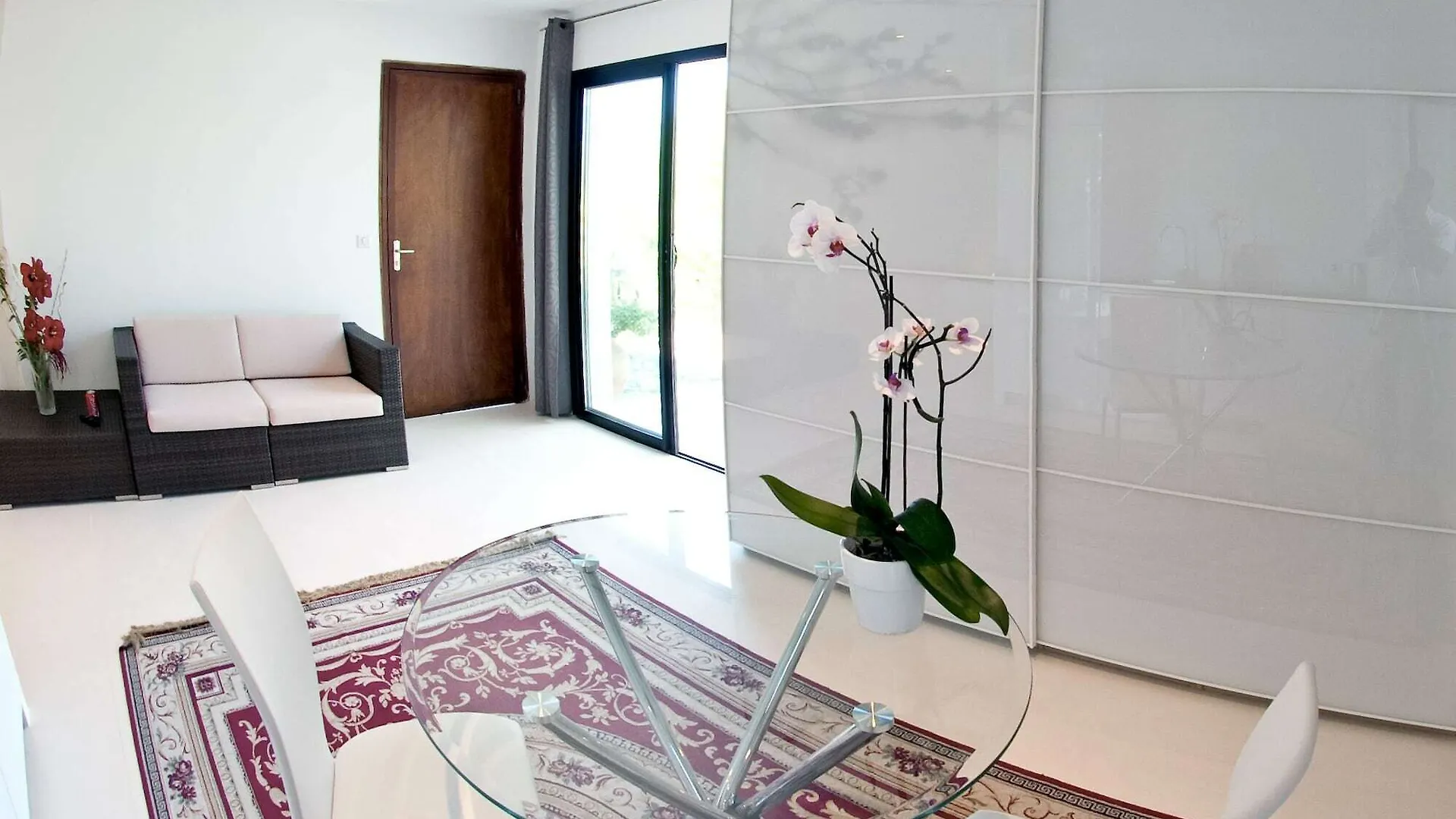 Paradis Cache Villa Bandol France